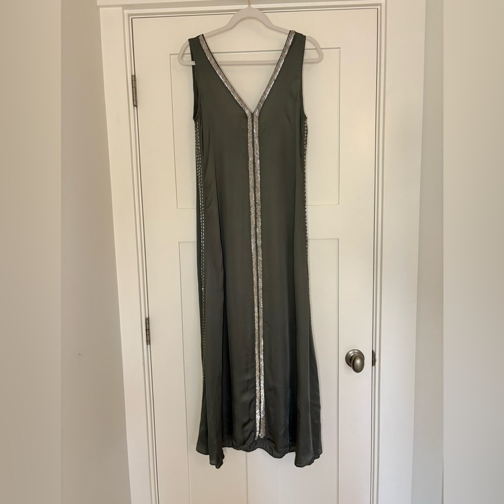 ZARA - Embroidered Satin Effect
Dress Limited Edition - XS - Picture 9 of 14